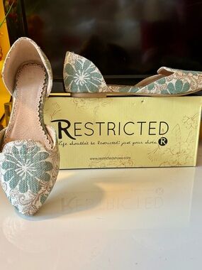 Restricted Women’s Floral D'Orsay Flats - Green and Cream Size 36
